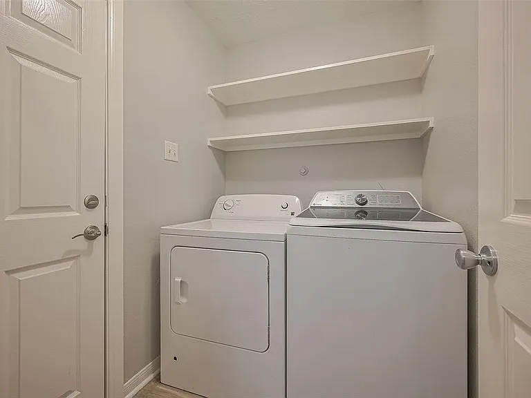 5009 Willow Point Dr — Photo 15