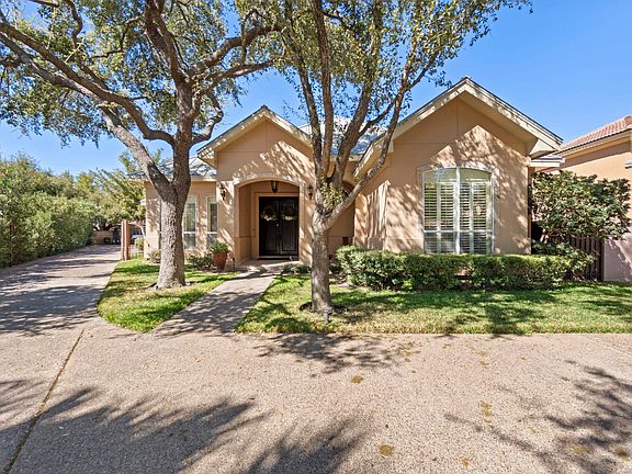 3rd image of 3104 Field Crest Cir