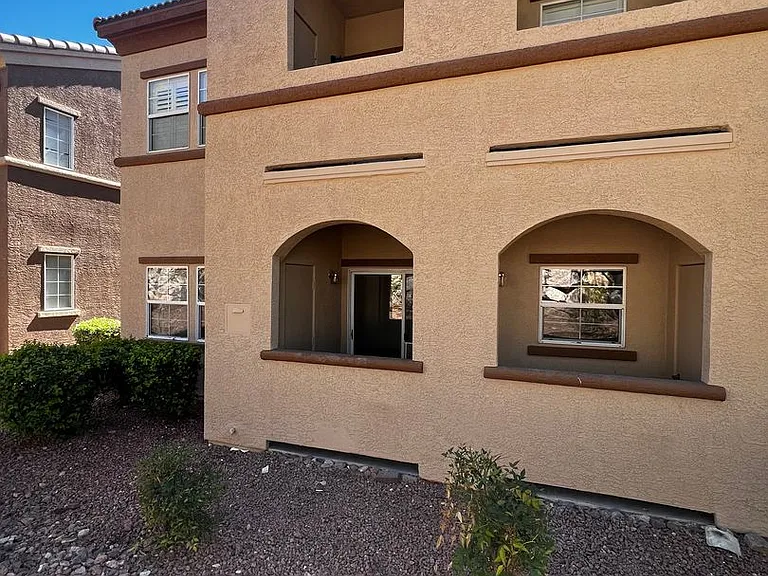 3915 Legend Hills St #104 — Photo 18