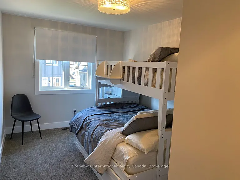 165 Yellow Birch Cres — Photo 3