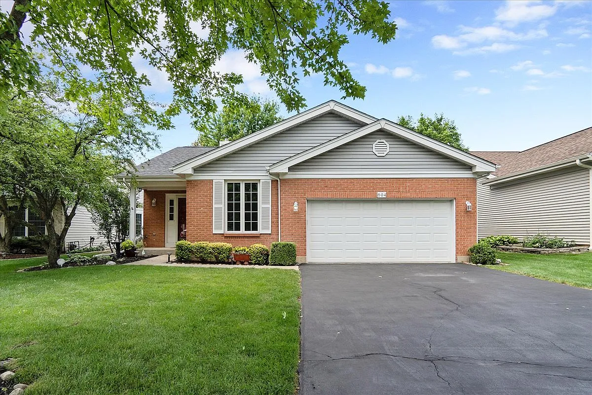 604 Rose Ln photo 1