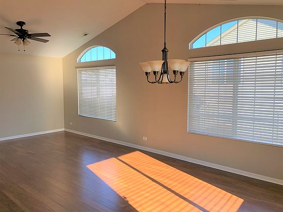 4th image of 1609 Fredericksburg Ln