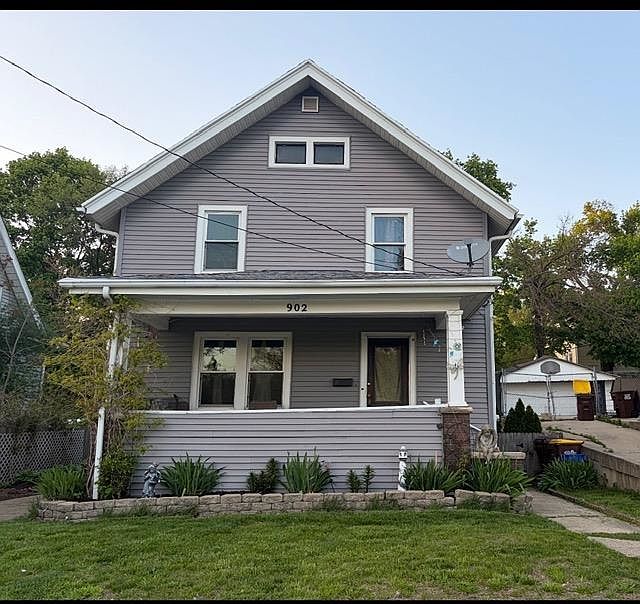 1st image of 902 10th Ave