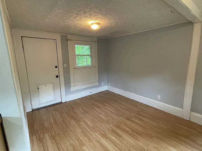171 Warren St SE — Photo 37