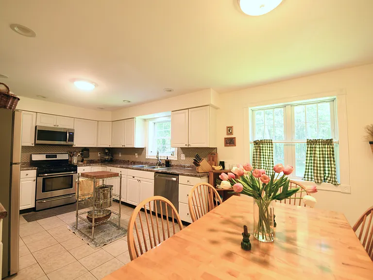 54 Lakeside Dr — Photo 9