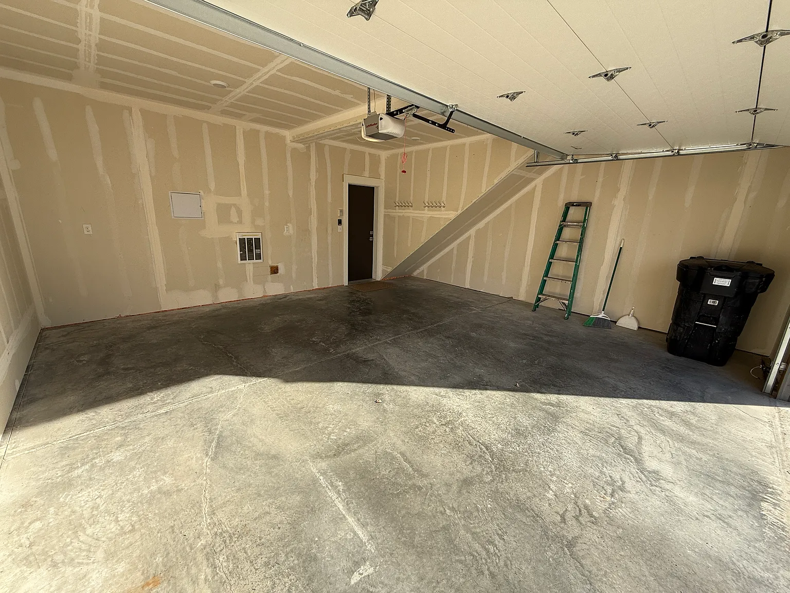 2 bed, $2,500 — Photo 3