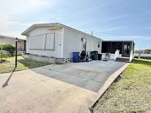 3rd image of 3219 Bay Oaks Dr