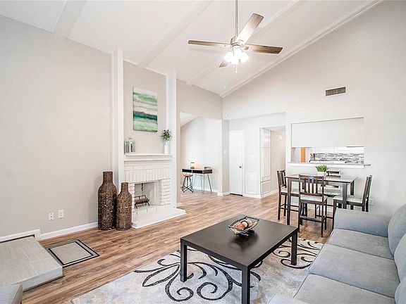 3rd image of 742 Sceptre Cir
