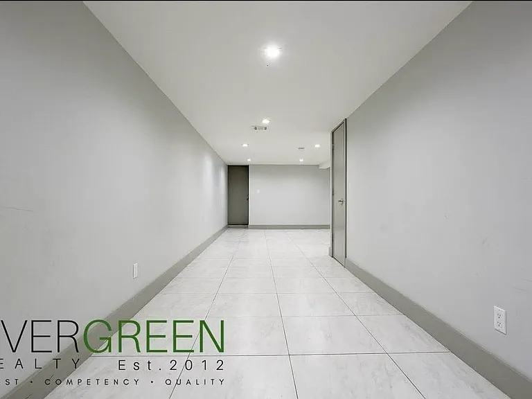 179 Woodward Ave #1R — Photo 10