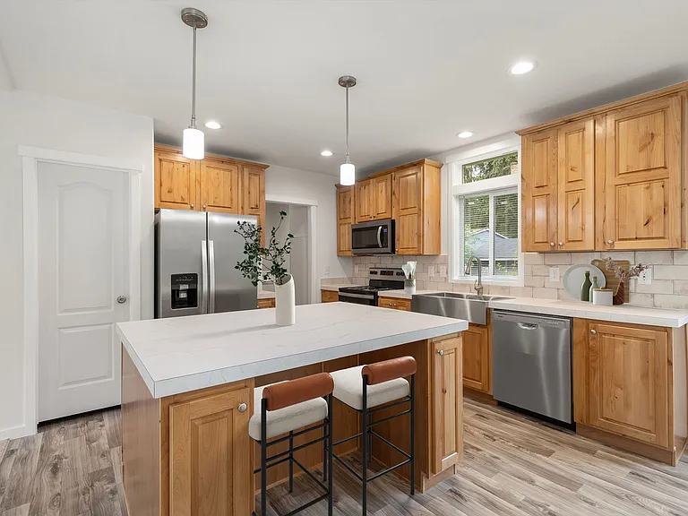 6772 NE Whidbey Dr — Photo 4