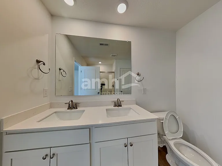9040 Henley Ave — Photo 11