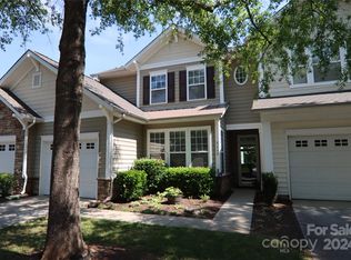 8662 Brookings Dr, Charlotte, NC 28269