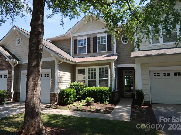 8662 Brookings Dr, Charlotte, NC 28269