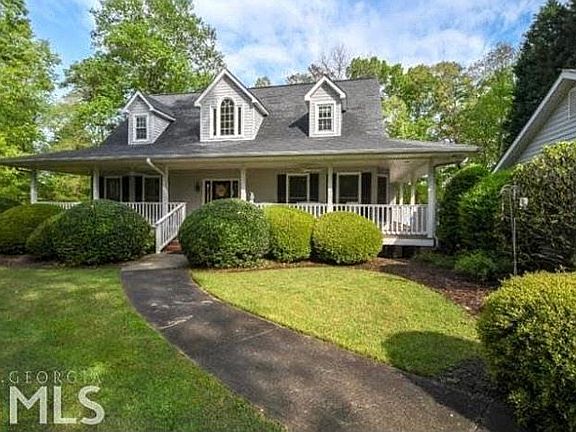 3rd image of 2235 Castle Lake Dr