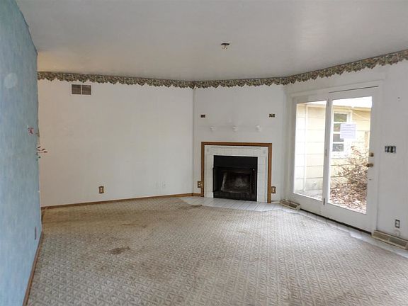 3rd image of 52525 Lynnewood Ave