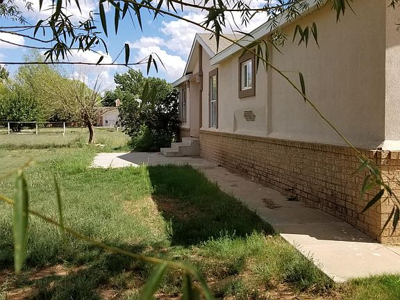 3rd image of 901 S Fork Dr