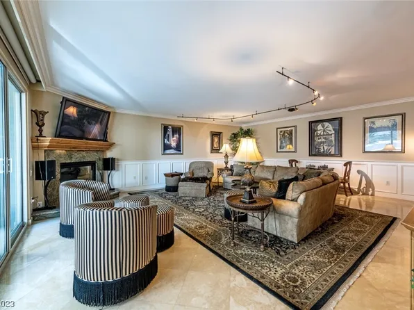 2747 Paradise Rd Unit 301, Las Vegas, NV 89109