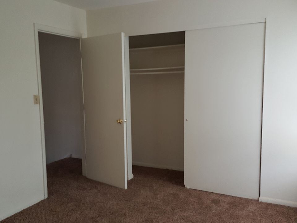 2nd image of 2525 Walden Glen Cir APT A