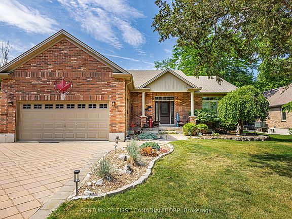 3rd image of 10159 Meadowlily Cres