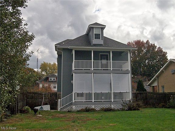 2nd image of 2411 Lynn St