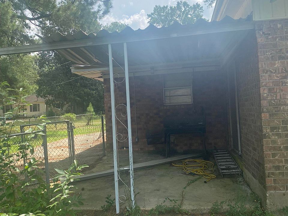 2nd image of 1026 W Monroe