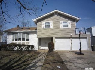 906 Whitehall Dr, Valley Stream, NY 11581