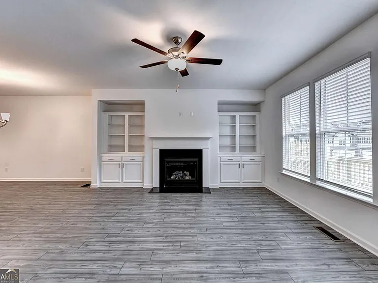 477 Danville Ave — Photo 10