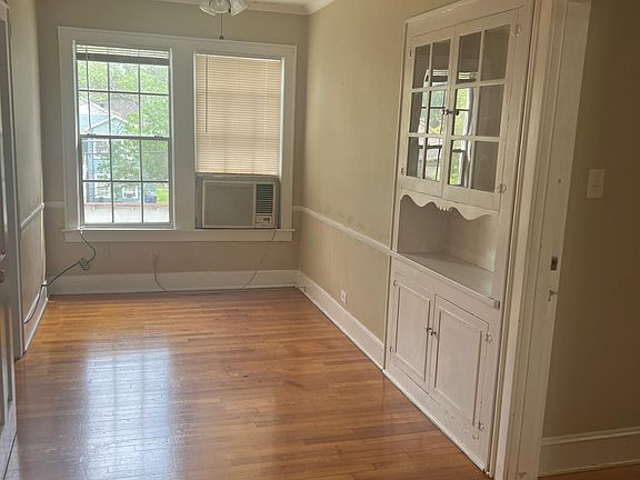 4th image of 547 Gladstone Blvd