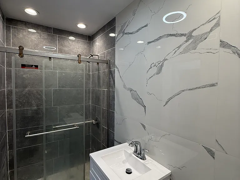 133 Highland Pl #2R — Photo 8
