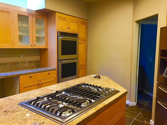 4th image of 31 Creek View Cir