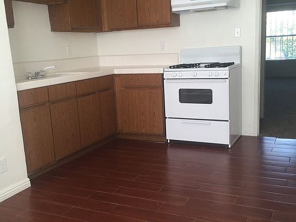 5th image of 870 S Gramercy Pl APT 1