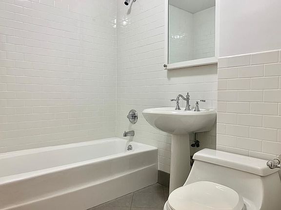 4th image of 420 E 79th St #E1