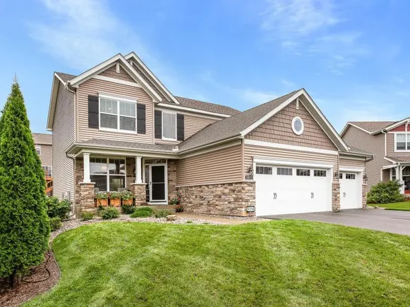 1813 Cottongrass Ct, Chanhassen, MN 55317