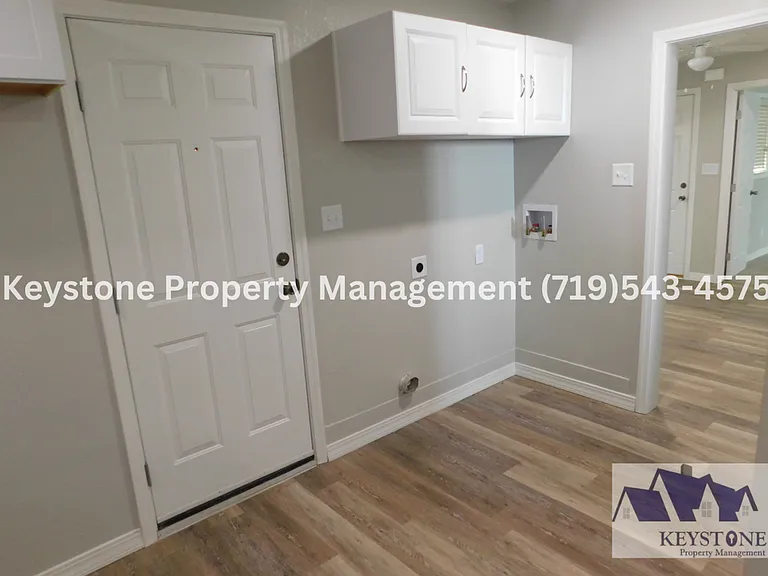 1410 Spruce St — Photo 6