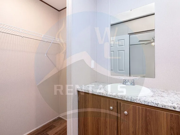 1043 Dillsboro Rd — Photo 3