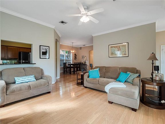 5th image of 800 N Shine Ave