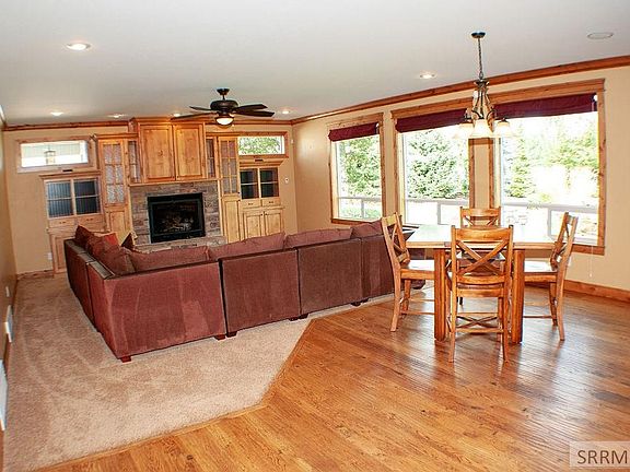 5th image of 325 Sunterra Dr