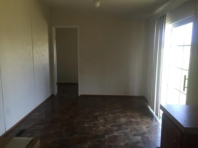 408 E Lavaca St — Photo 3