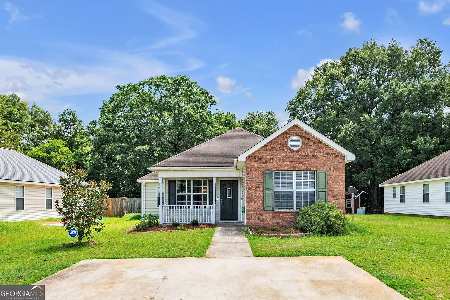 504 Chadwyck Cir photo 1