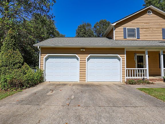3rd image of 6225 Springbrook Dr