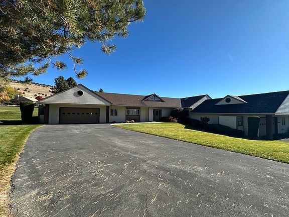 2nd image of 9221 Saint Andrews Cir