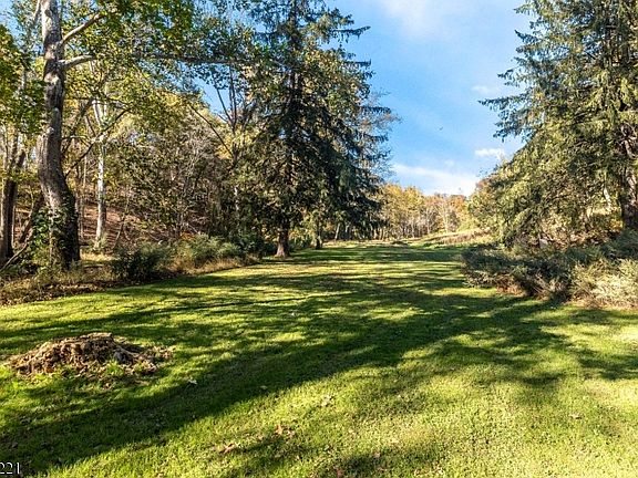 5th image of 275 Creek Rd