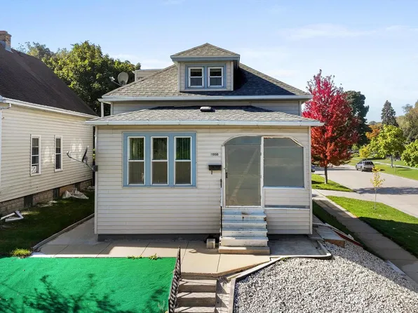 1958 N 3rd STREET, Sheboygan, WI 53081