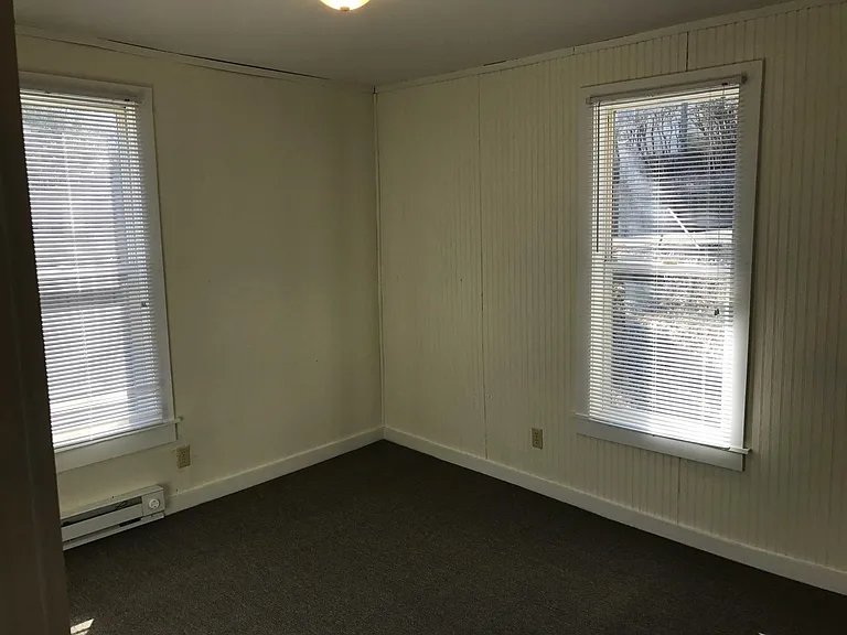 330 Elizabeth St — Photo 5