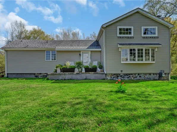 2080 Hall Rd, Elma, NY 14059