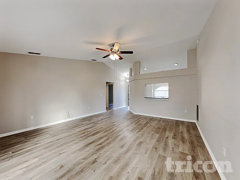 2075 Sunflower St — Photo 3