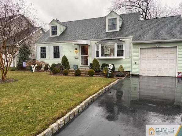 15 Longfellow Dr, Colonia, NJ 07067