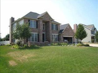 10 Lavender Ln, Bloomington, IL 61704