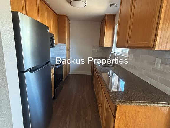 5th image of 33 Deer St Unit 7