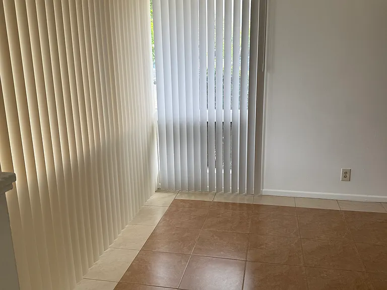 41541 Marine Dr — Photo 32